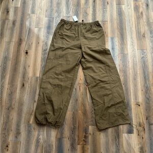 NWT Athletic Pants W/ Toggle Hem